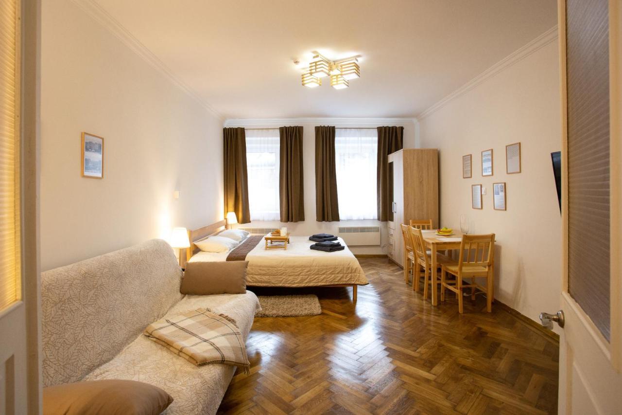 Peaceful studio on Rynok Square Leopoli Esterno foto
