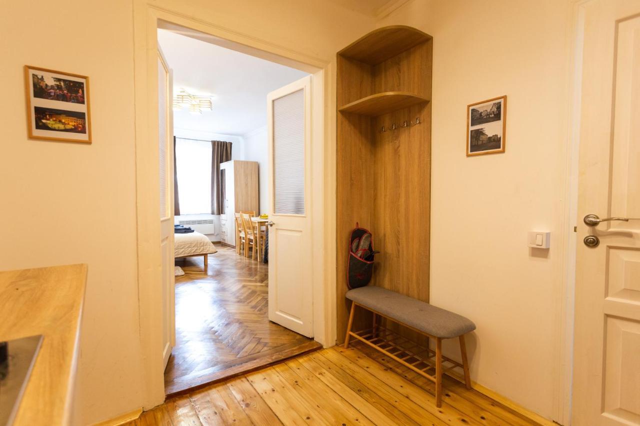 Peaceful studio on Rynok Square Leopoli Esterno foto