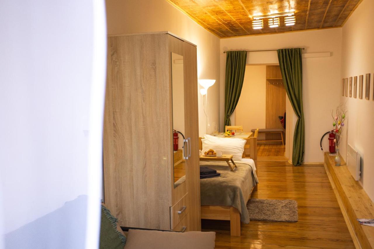 Peaceful studio on Rynok Square Leopoli Esterno foto