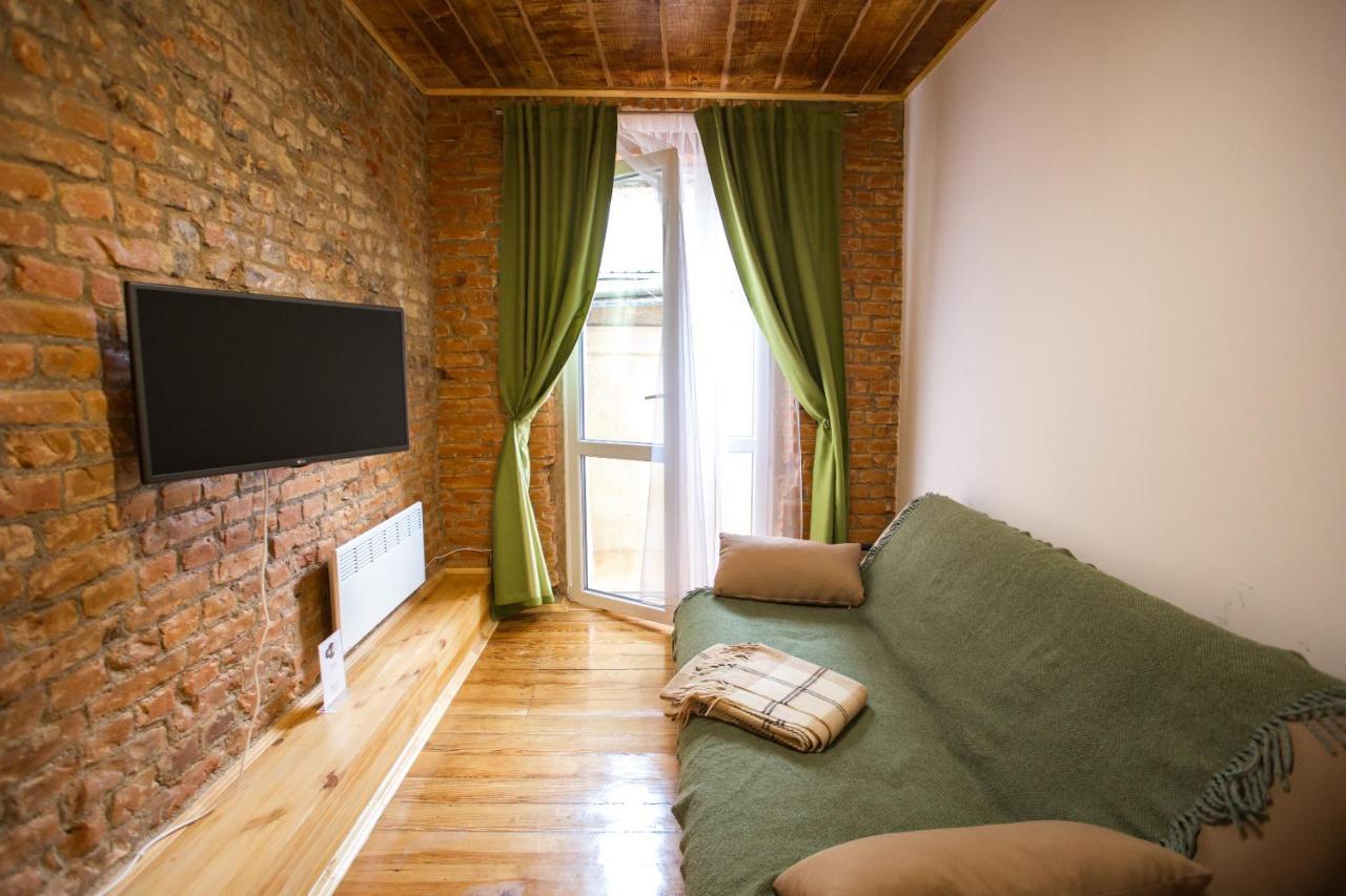 Peaceful studio on Rynok Square Leopoli Esterno foto
